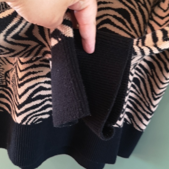 Banana Republic Zebra Animal Print Soft Knit Sweater Black Tan Sz XL - Picture 7 of 8